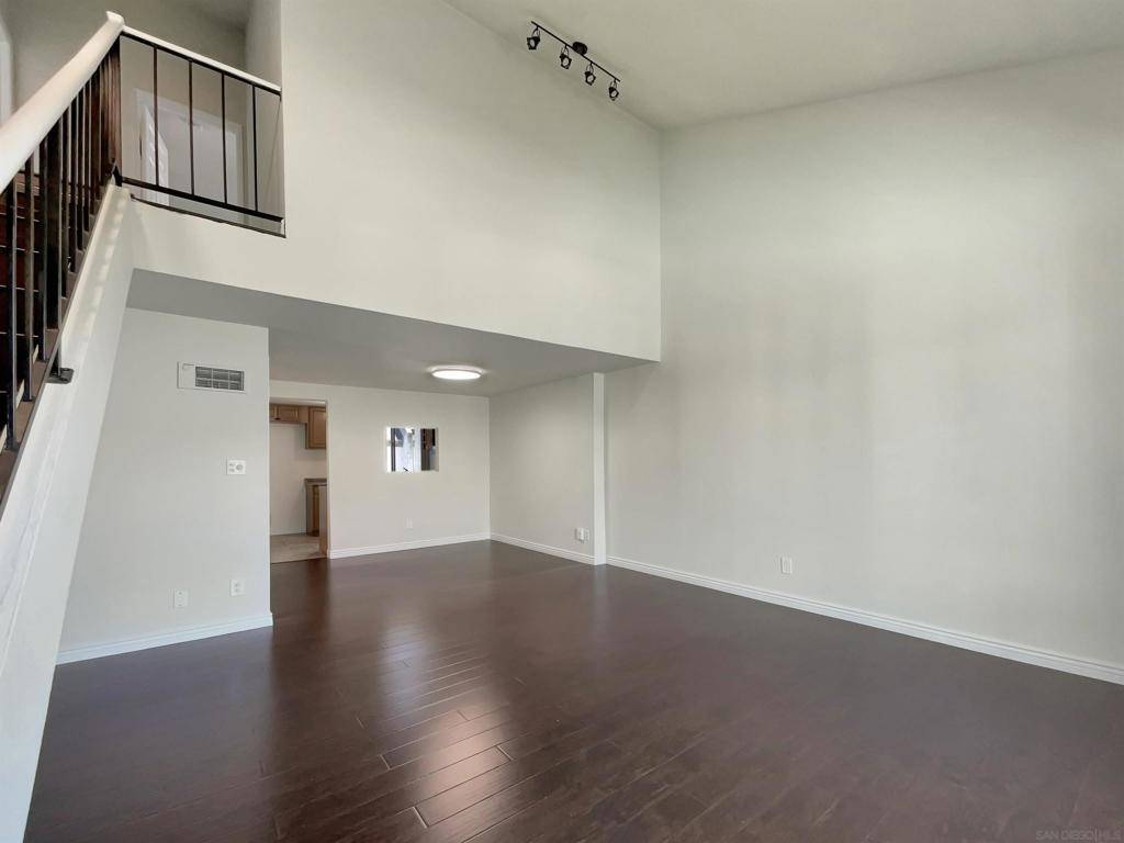San Diego, CA 92110,1124 Eureka St #28