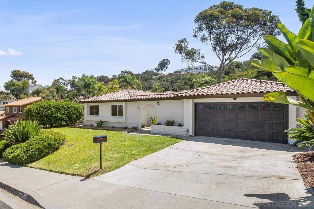 Bonita, CA 91902,1324 Ridgeview Way