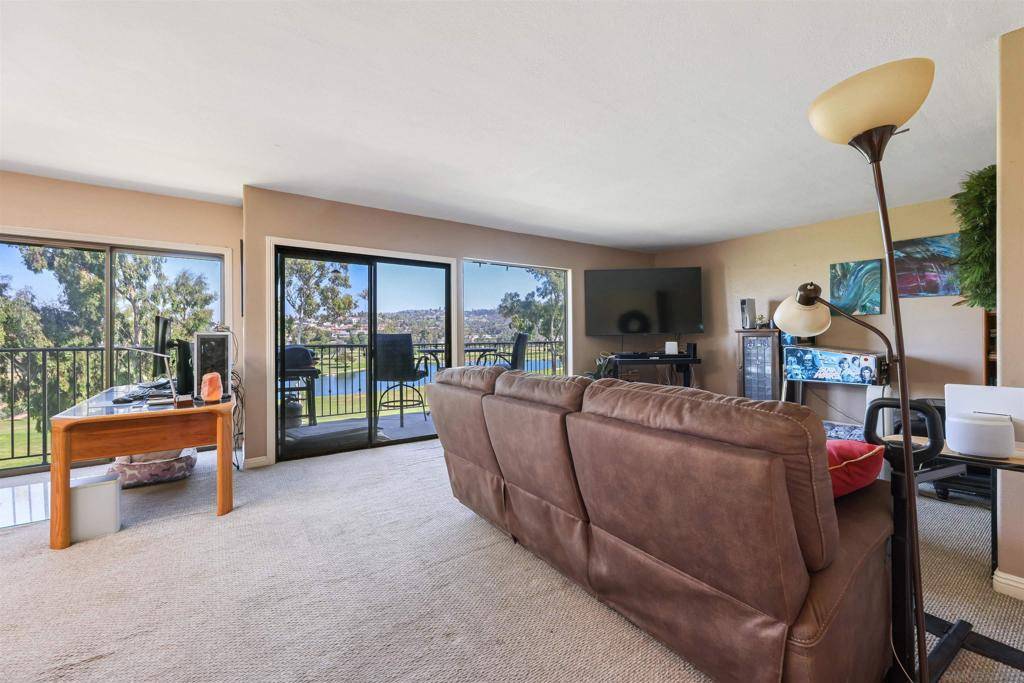 Carlsbad, CA 92009,2348 La Costa Ave #415