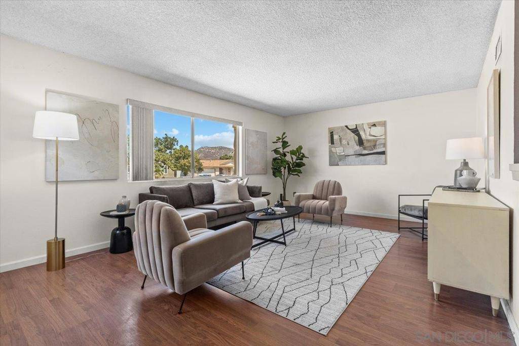 Santee, CA 92071,9931 Via Debbie