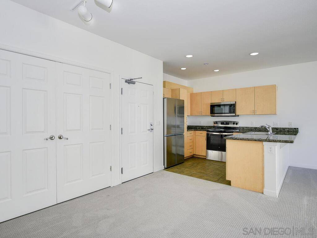 San Diego, CA 92101,1501 Front St #408