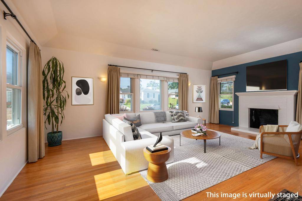 San Diego, CA 92106,3114 Kingsley Street