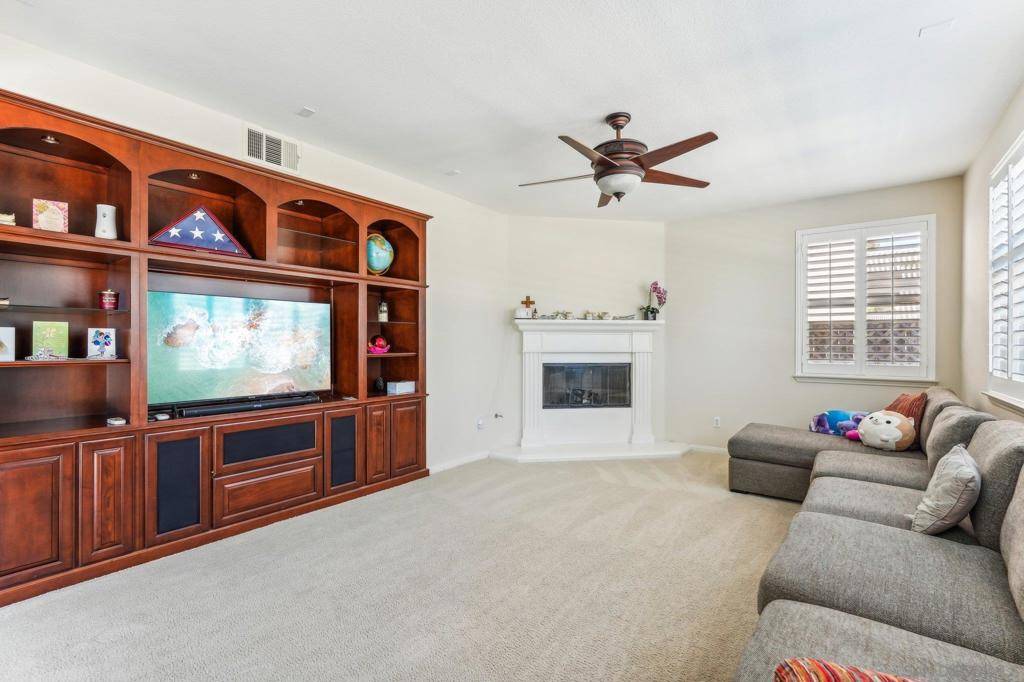 Murrieta, CA 92563,30065 Mickelson Way