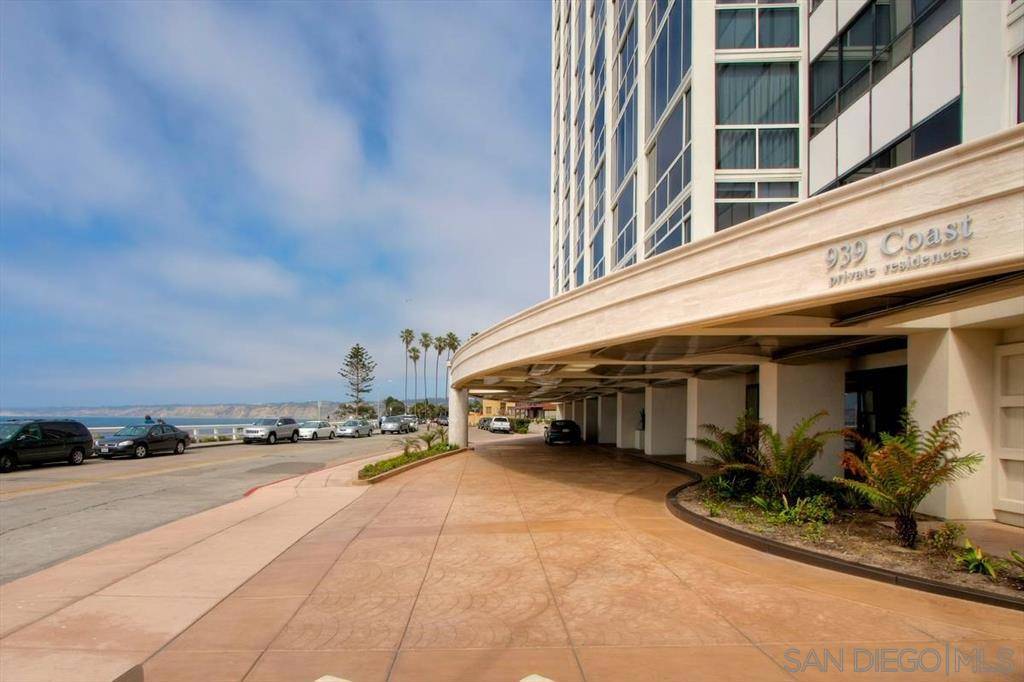 La Jolla, CA 92037,939 Coast Blvd #15E