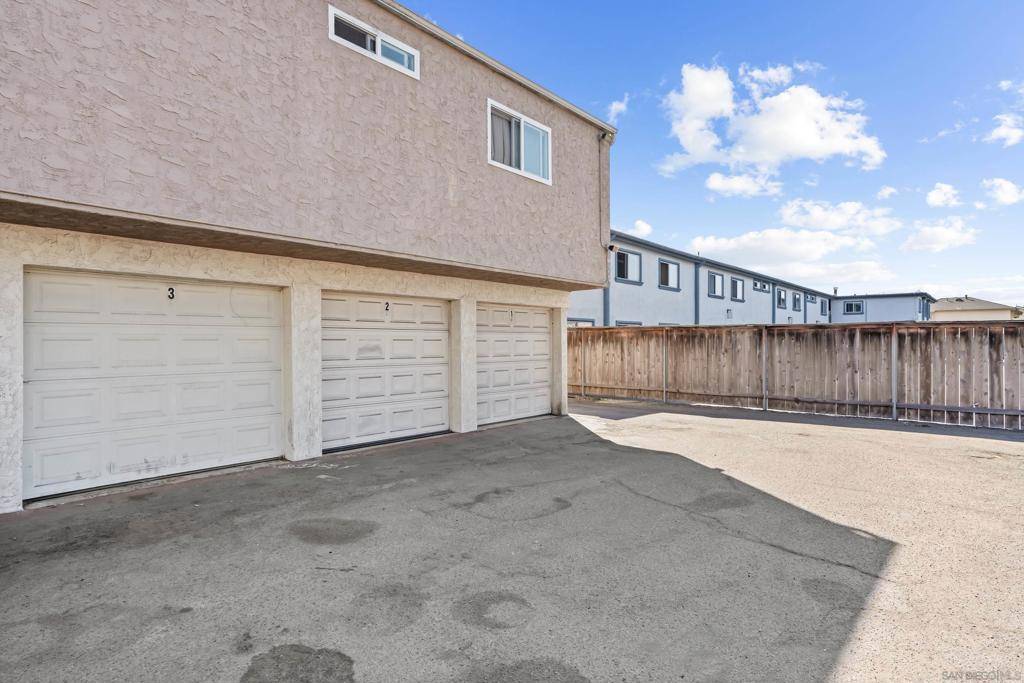 Imperial Beach, CA 91932,1472 Iris Ave #5