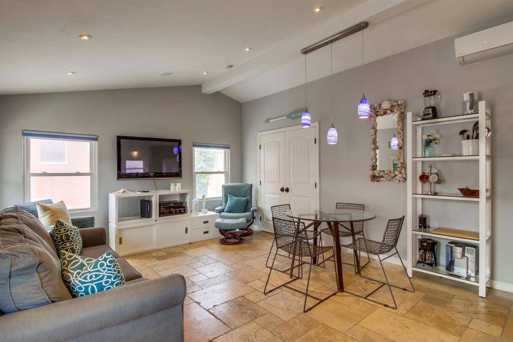 San Diego, CA 92109,2715 Strand Way