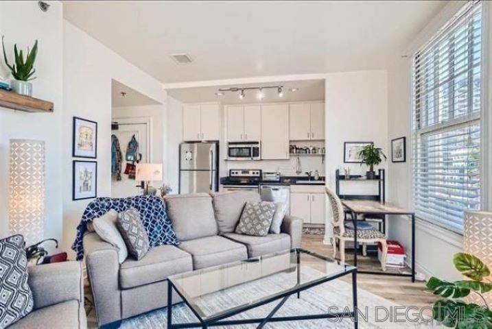 San Diego, CA 92101,702 Ash St. #203