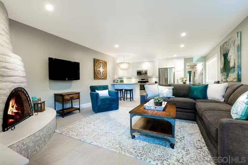 La Jolla, CA 92037,337 Rosemont St