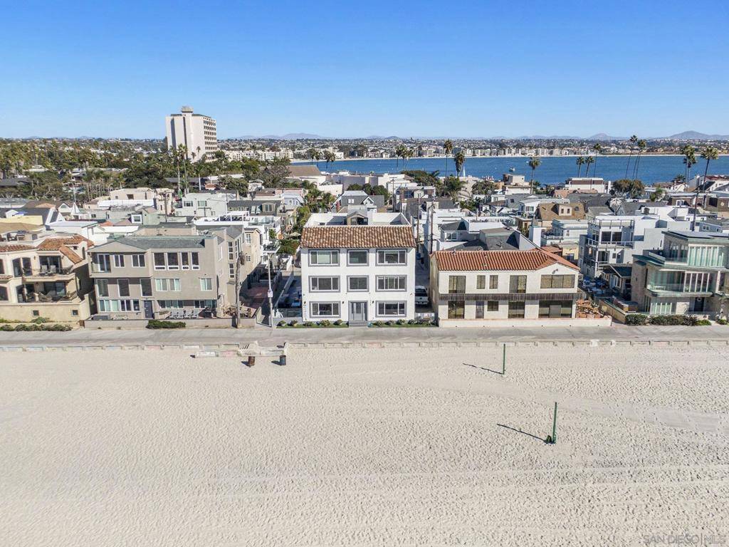 San Diego, CA 92109,3969 Ocean Front Walk #4