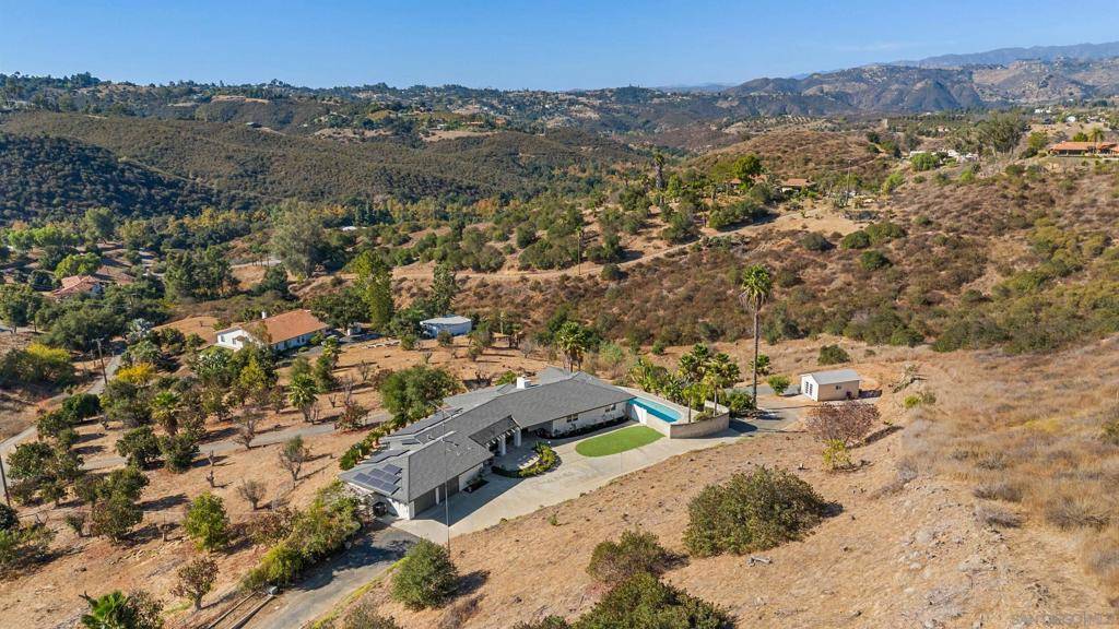 Fallbrook, CA 92028,2063 Willow Glen Road