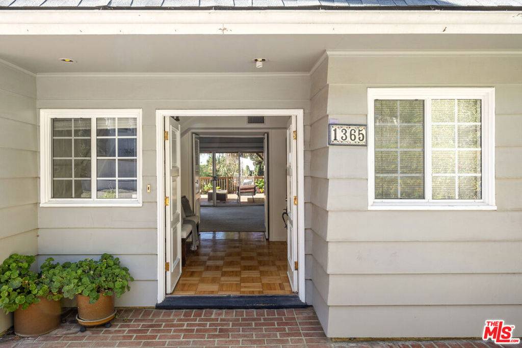 Pacific Palisades, CA 90272,1365 Goucher ST