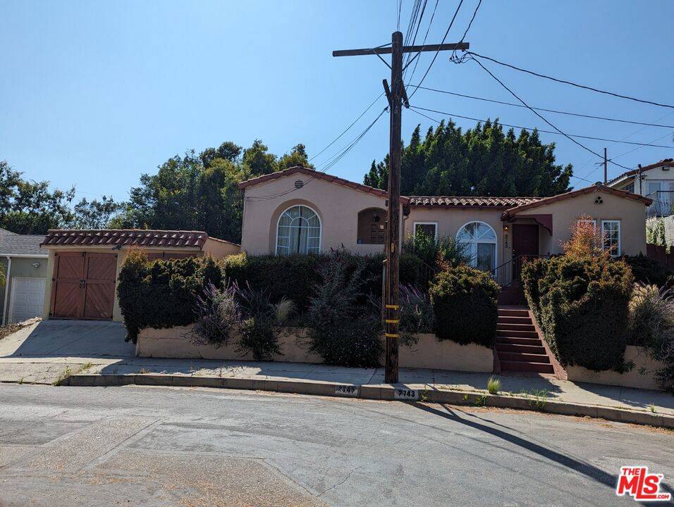 Los Angeles, CA 90039,2743 Locksley PL