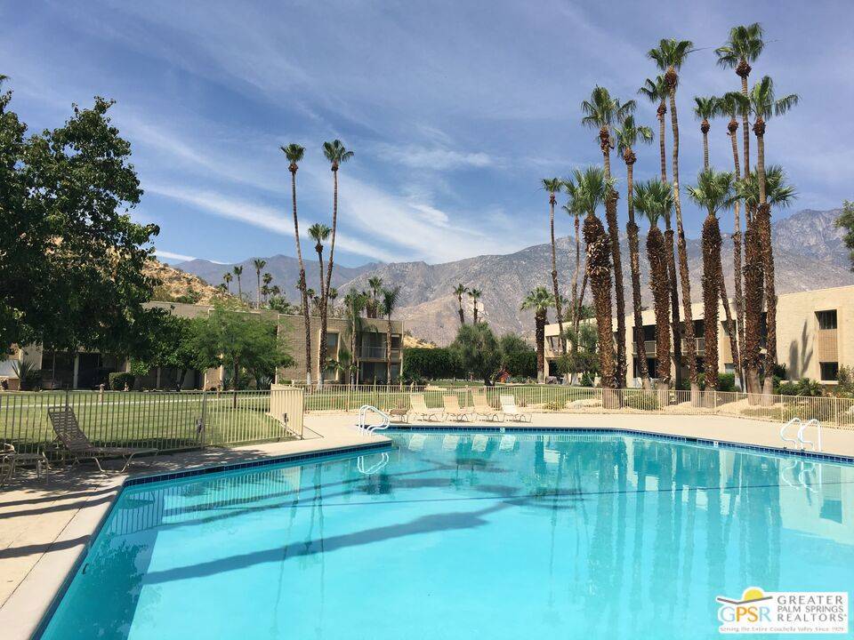 Palm Springs, CA 92264,433 Desert Lakes DR