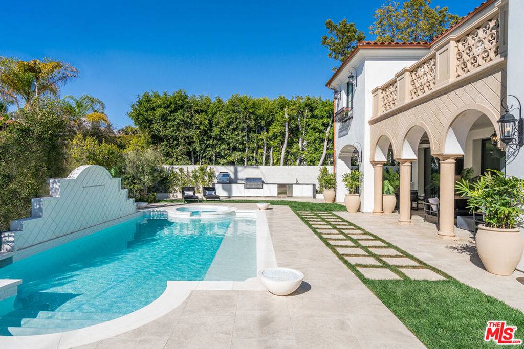 611 N Hillcrest RD Beverly Hills, CA 90210