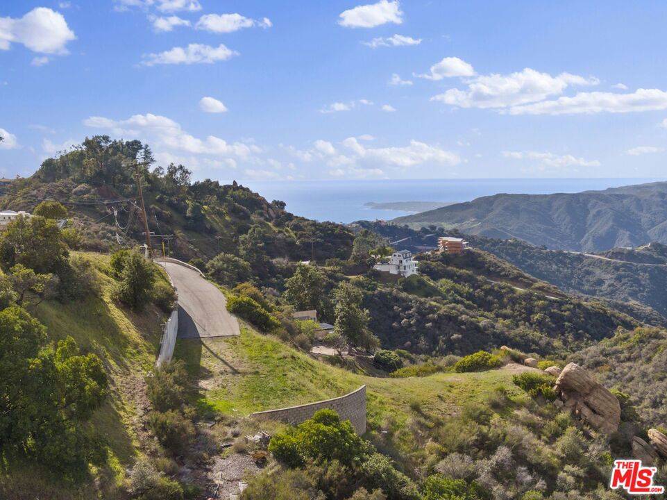 Malibu, CA 90265,24775 W Saddle Peak RD