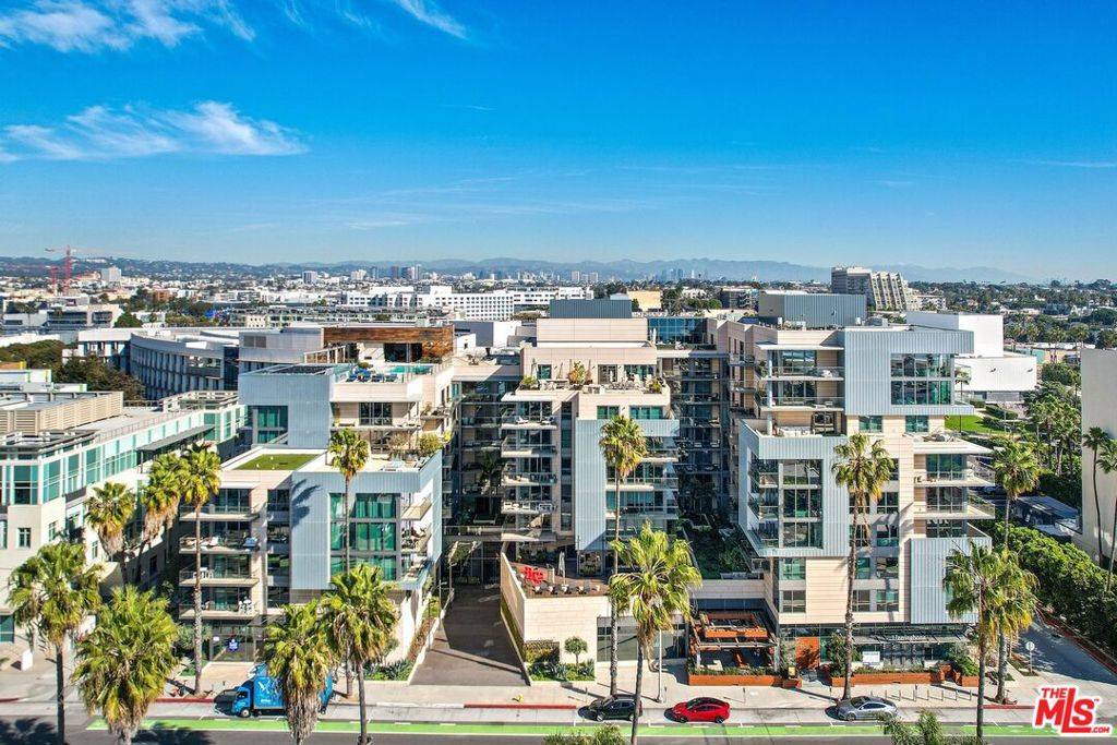 Santa Monica, CA 90401,1755 Ocean AVE #602