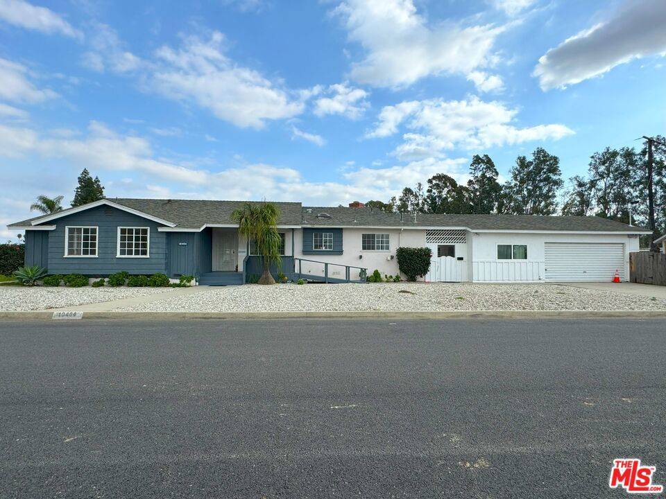 Downey, CA 90241,10404 Sherry AVE