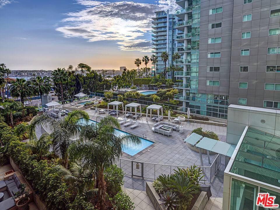 Marina Del Rey, CA 90292,13600 Marina Pointe DR #614