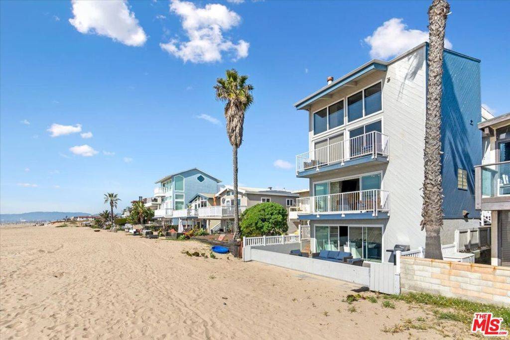 Playa Del Rey, CA 90293,6975 Trolleyway