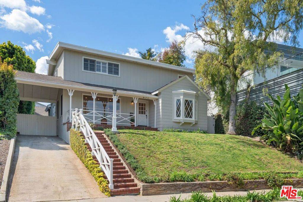 Pacific Palisades, CA 90272,671 Palmera AVE