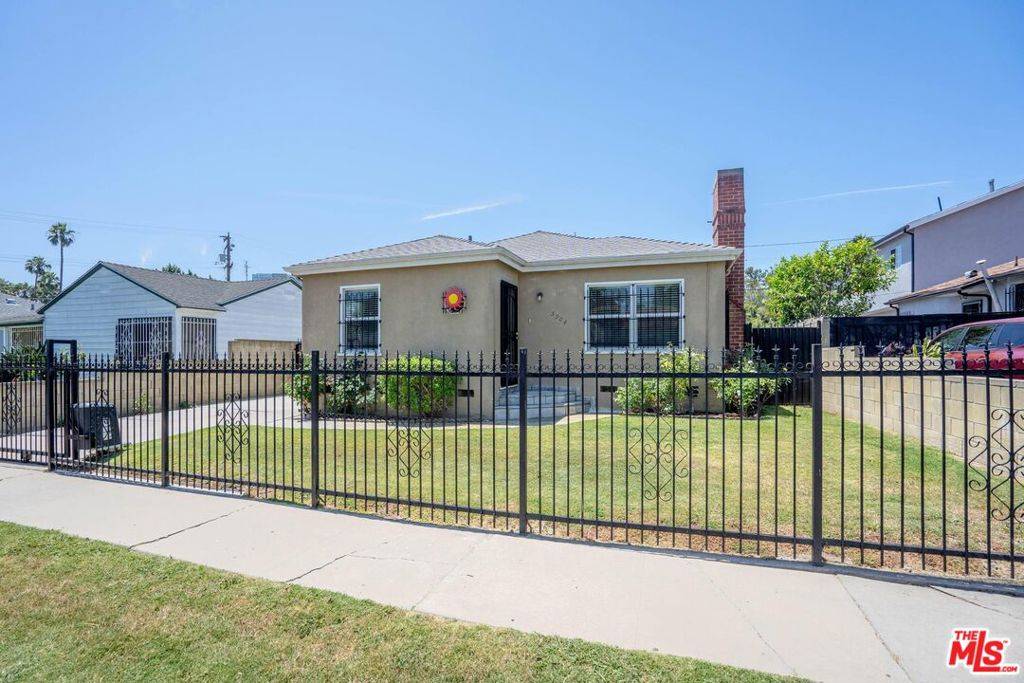 Los Angeles, CA 90034,5904 Dauphin AVE