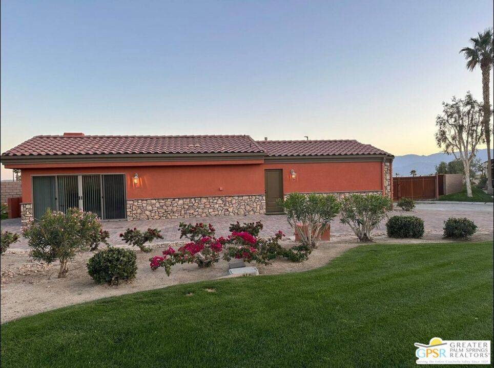 Coachella, CA 92236,44468 Masson DR