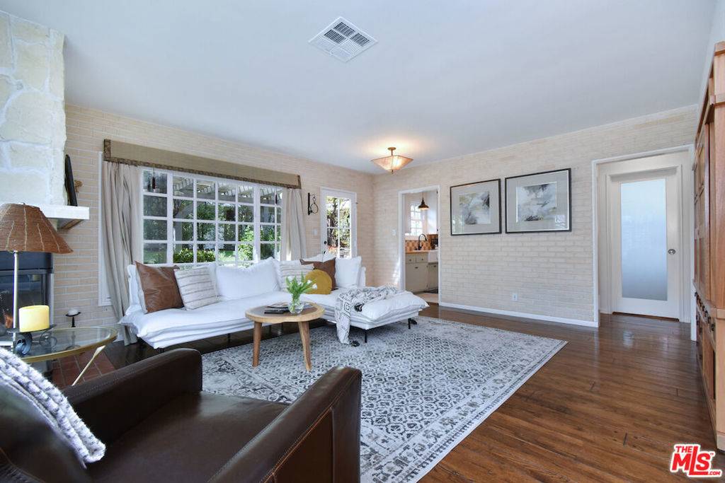 Sherman Oaks, CA 91403,14704 Tustin ST