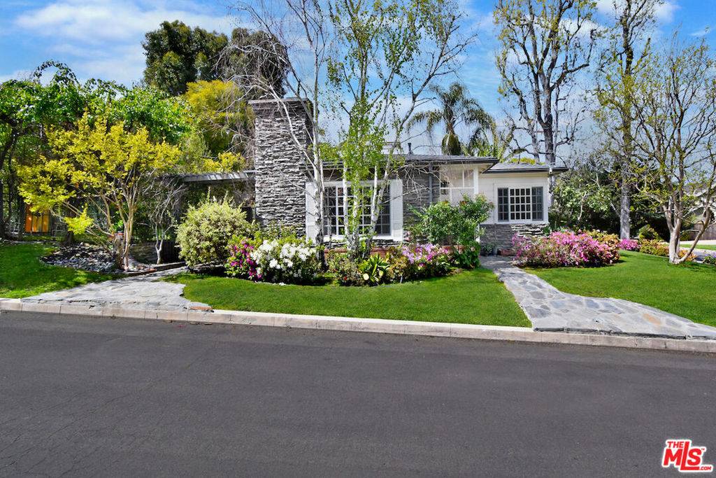 Sherman Oaks, CA 91403,14704 Tustin ST