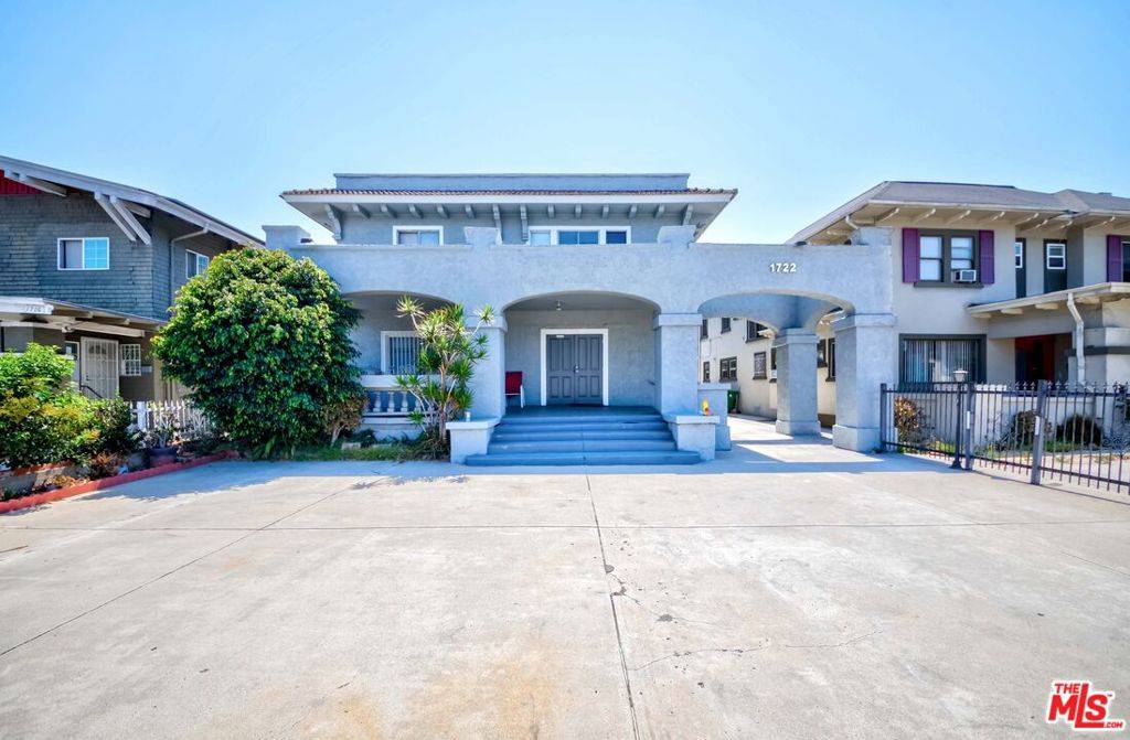 Los Angeles, CA 90019,1726 Crenshaw BLVD