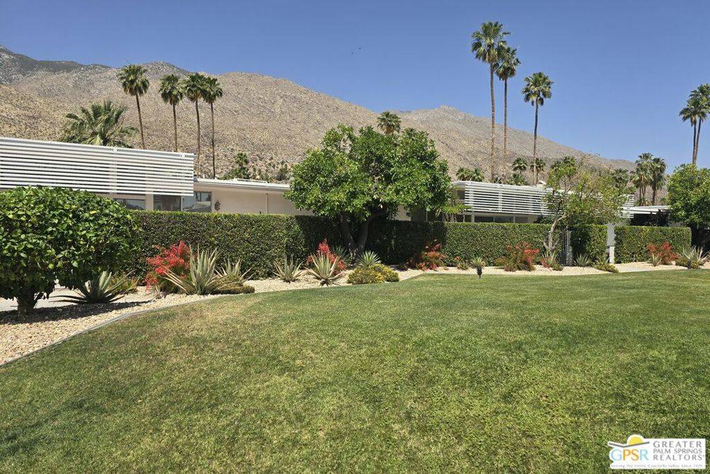 Palm Springs, CA 92264,2478 S Sierra Madre