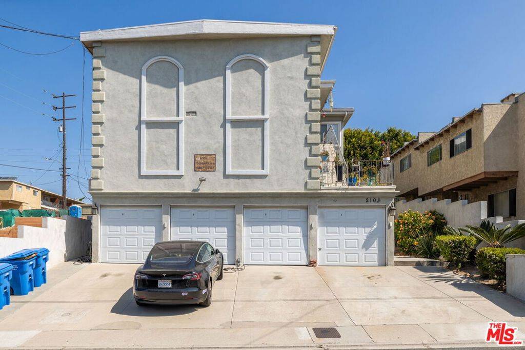 Redondo Beach, CA 90278,2103 Carnegie LN