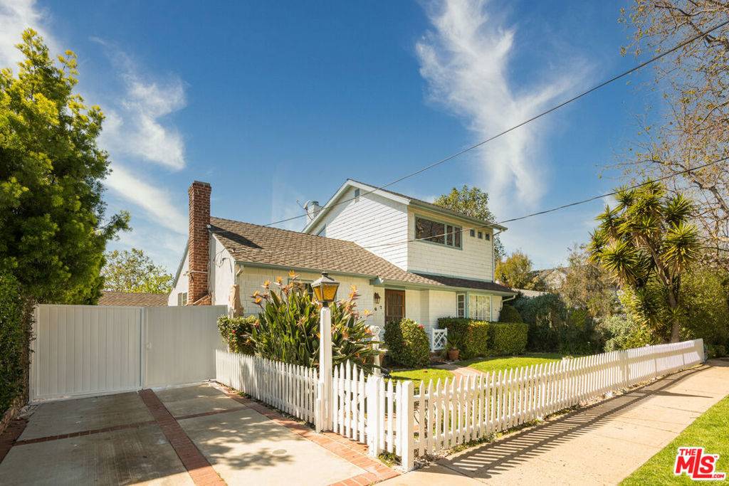 Pacific Palisades, CA 90272,367 N Grenola ST