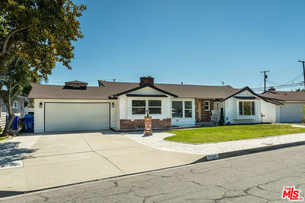 Downey, CA 90241,11532 Samoline AVE