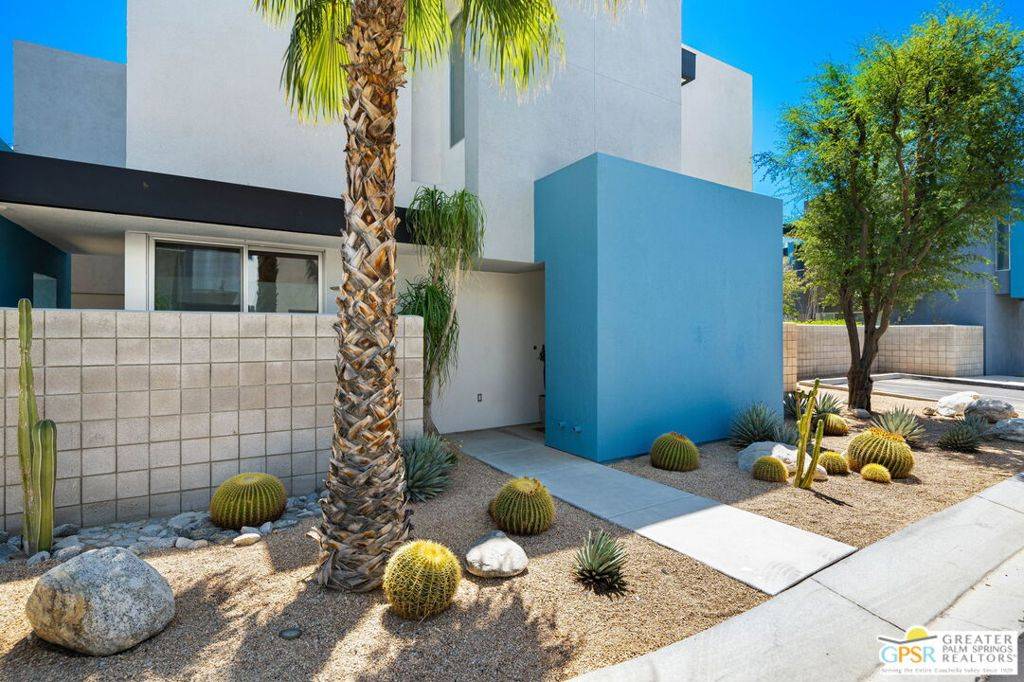 Palm Springs, CA 92262,215 Sandy Point TRL