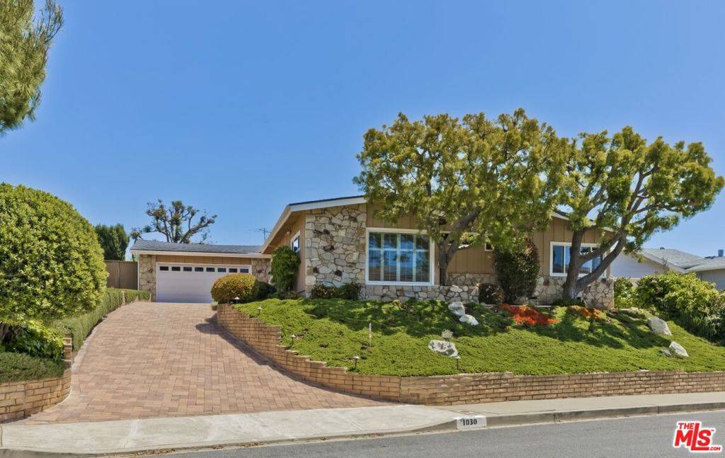 Pacific Palisades, CA 90272,1030 Glenhaven DR