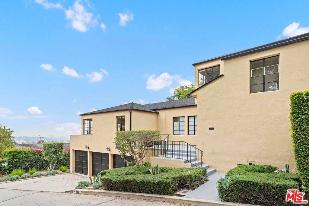 Los Angeles, CA 90027,4310 Cedarhurst CIR