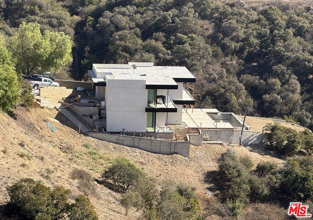 Topanga, CA 90290,2551 Old Topanga Canyon RD