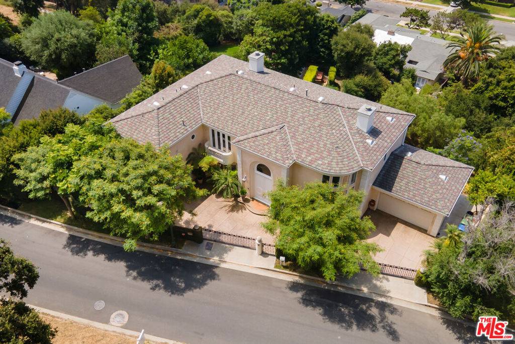 Los Angeles, CA 90049,1032 Casiano RD