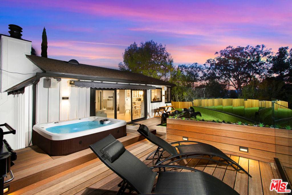 Woodland Hills, CA 91364,5129 Marmol DR