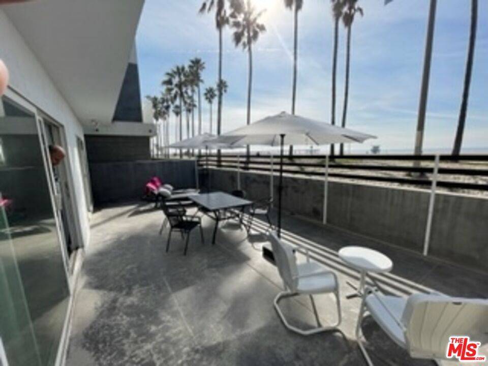 Venice, CA 90291,2609 Ocean Front WALK