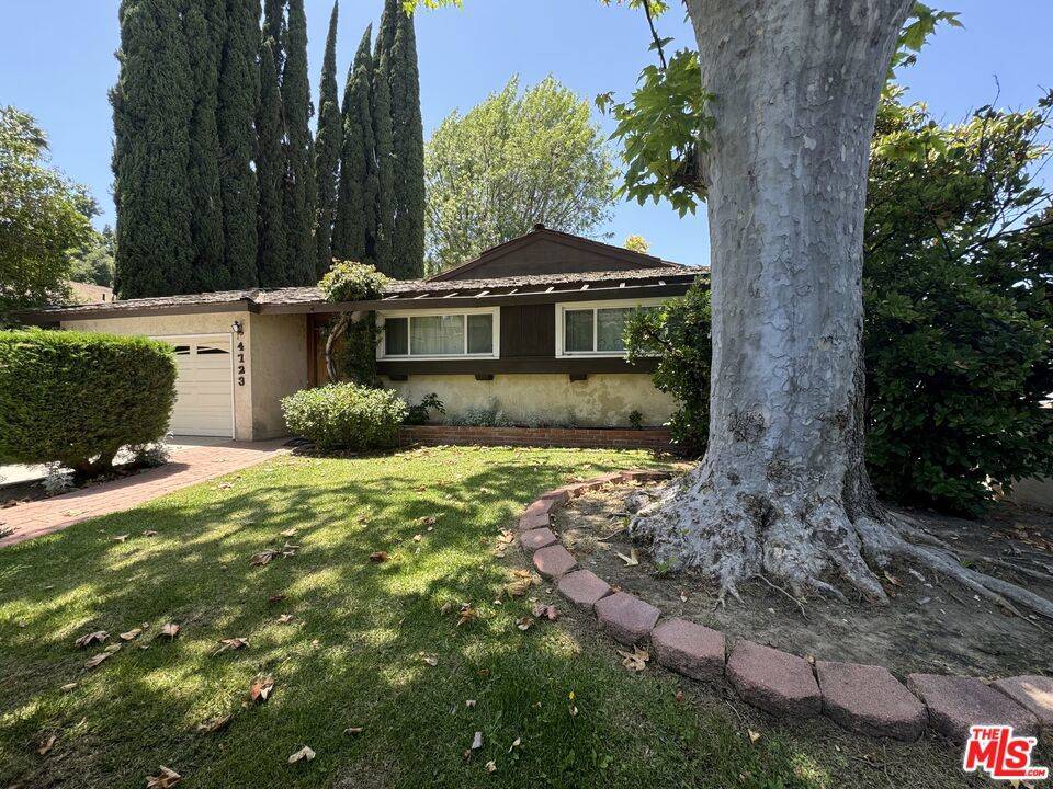 Encino, CA 91436,4723 Petit AVE