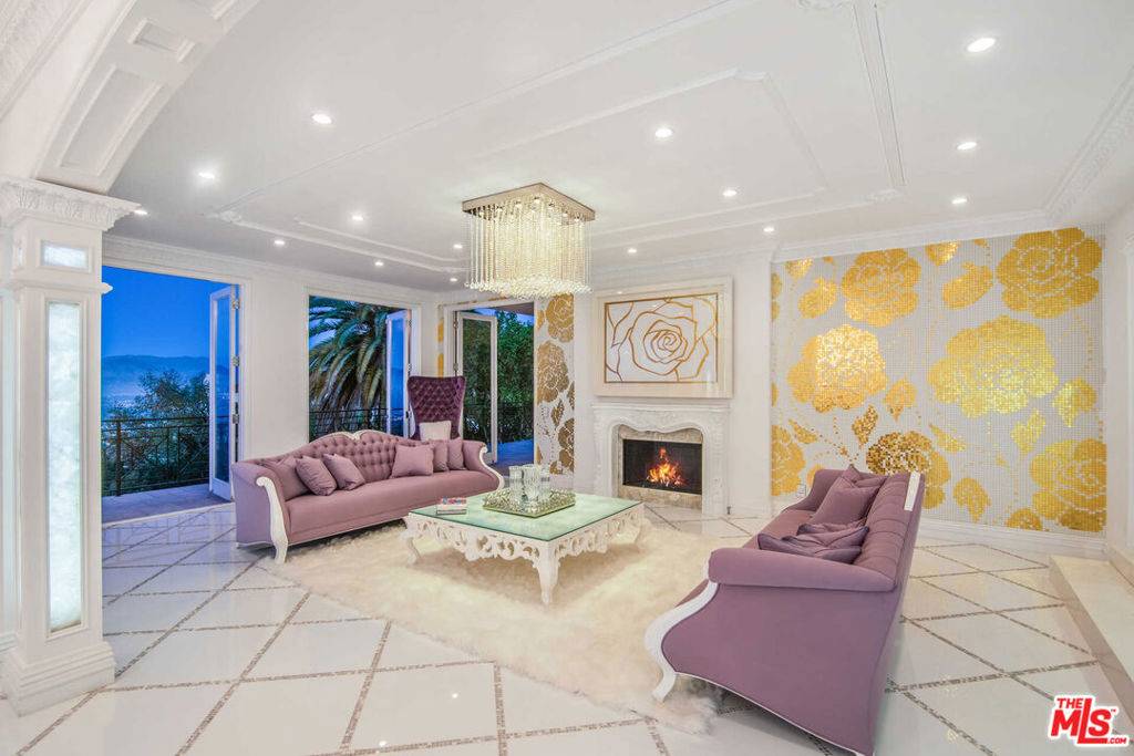 Beverly Hills, CA 90210,12063 Crest CT