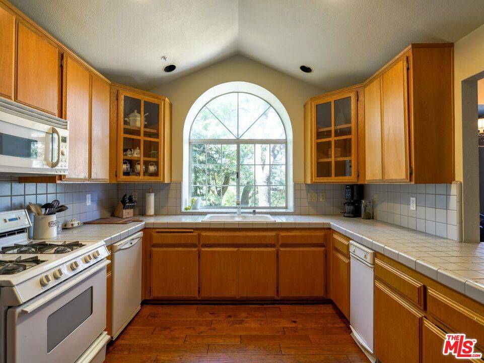 Twin Peaks, CA 92391,25274 North RD