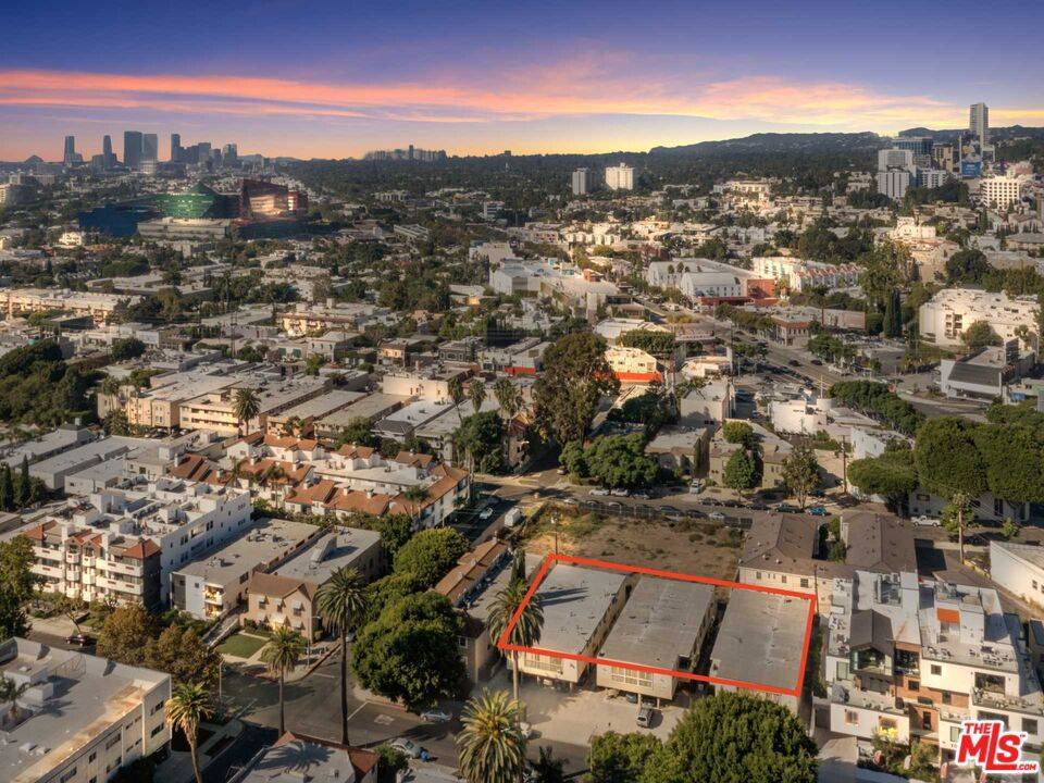 Los Angeles, CA 90069,1005 N Croft AVE