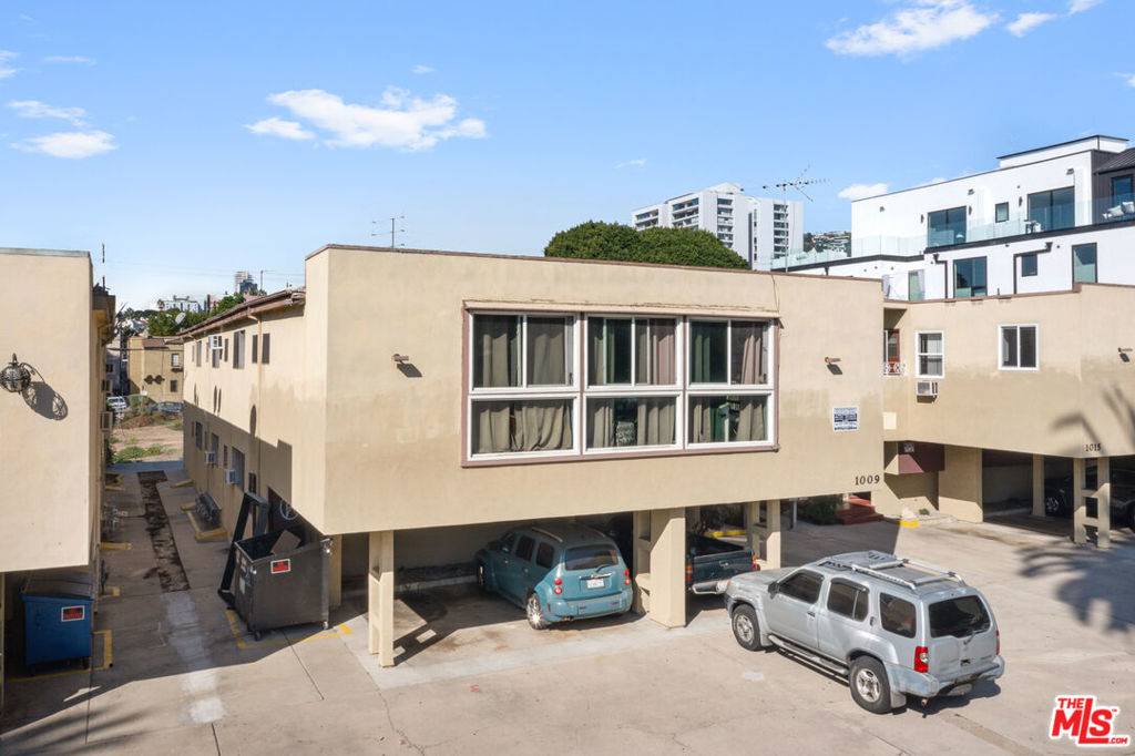 Los Angeles, CA 90069,1009 N Croft AVE