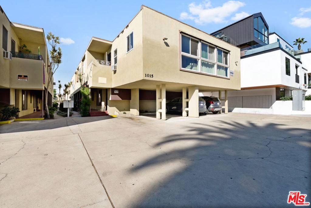 Los Angeles, CA 90069,1015 N Croft AVE