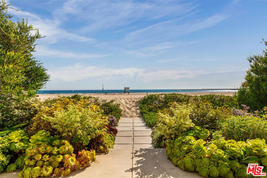 Playa Del Rey, CA 90293,6515 Ocean Front WALK