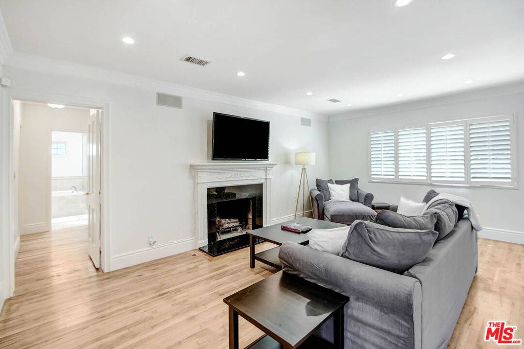 Encino, CA 91316,4904 Rupert AVE