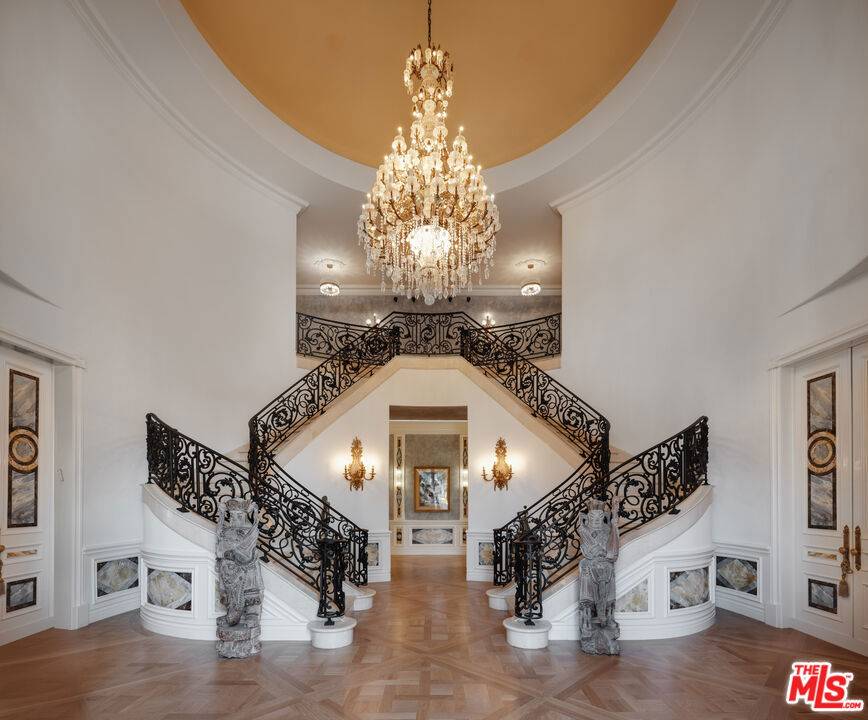 Beverly Hills, CA 90210,1420 Davies DR