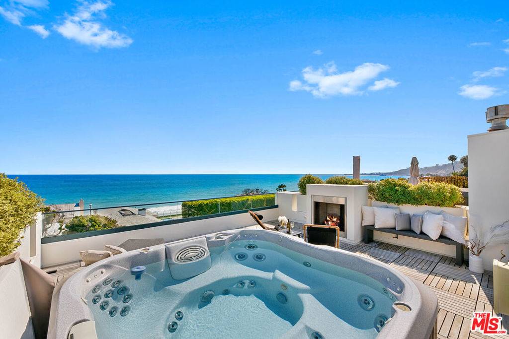 Malibu, CA 90265,22065 Pacific Coast HWY #2